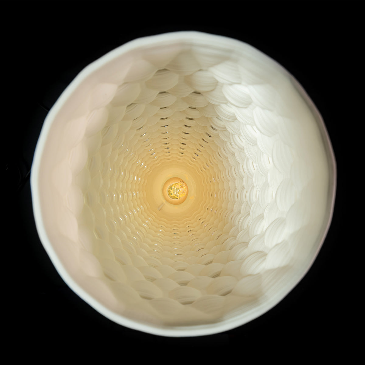 Fracta lamp in white porcelain, Large — Código Materia