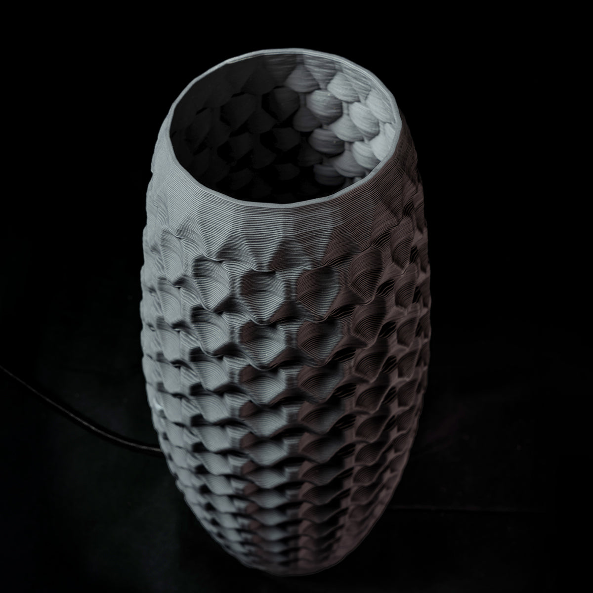 Fracta lamp in black porcelain, Large — Código Materia