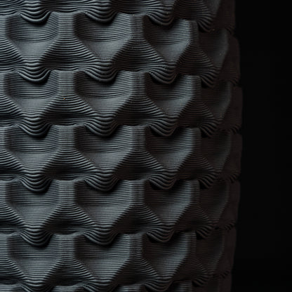 Fracta lamp in black porcelain, Large — Código Materia