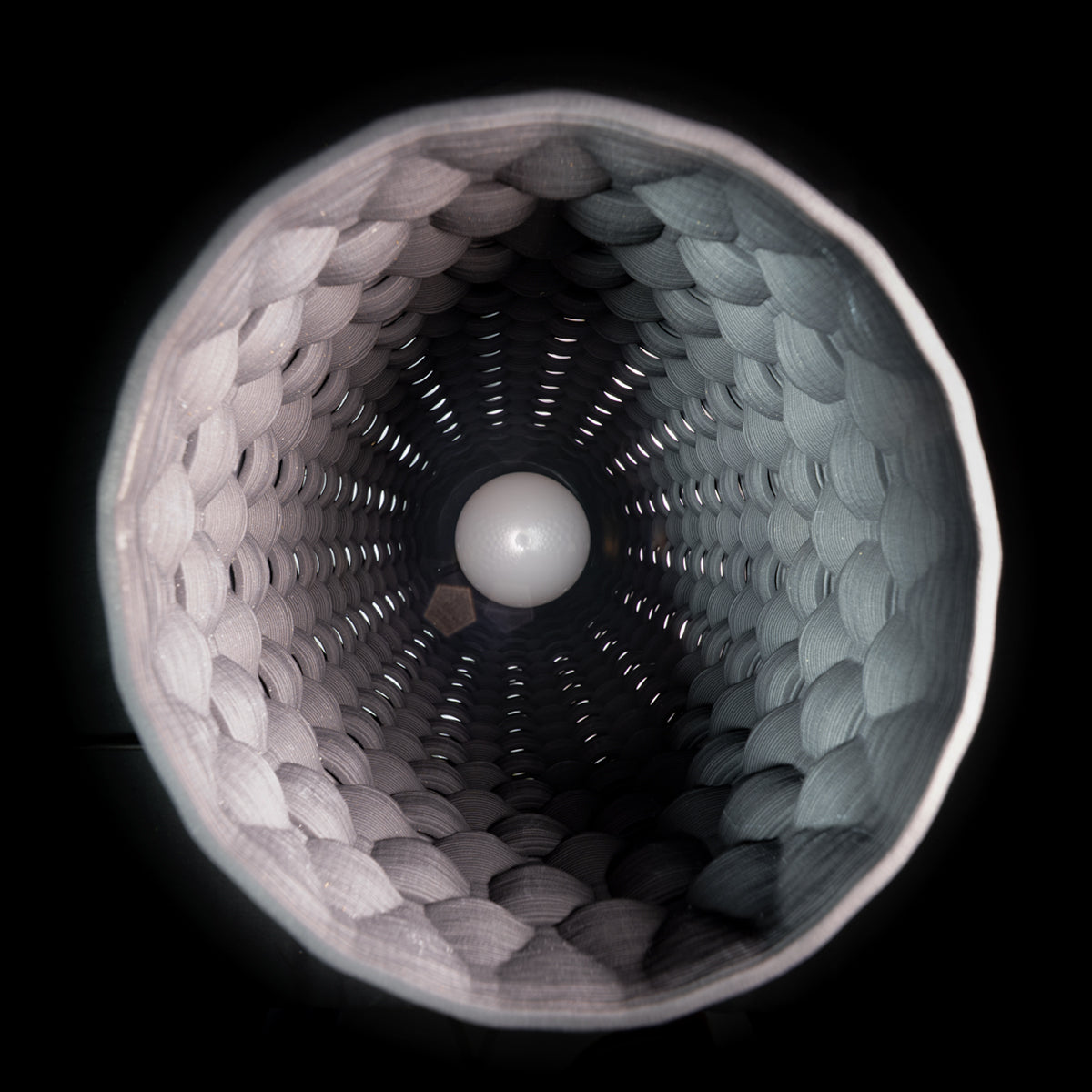 Fracta lamp in black porcelain, Código Materia