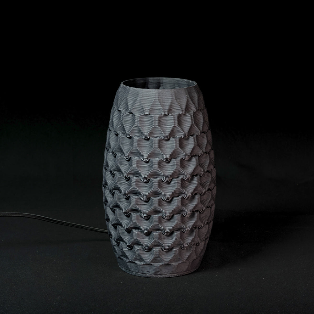 Fracta lamp in black porcelain, Medium — Código Materia