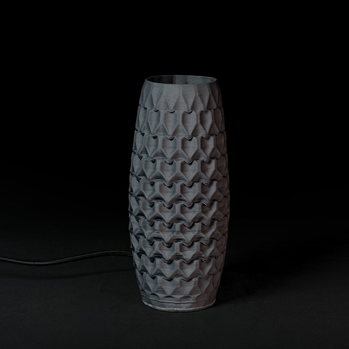 Fracta lamp in black porcelain, Small — Código Materia