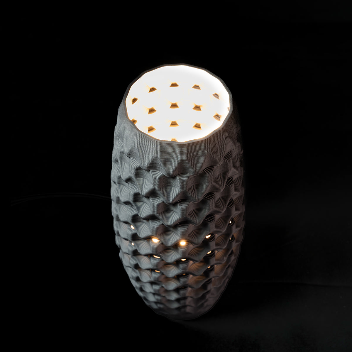 Fracta lamp in black porcelain, Small — Código Materia