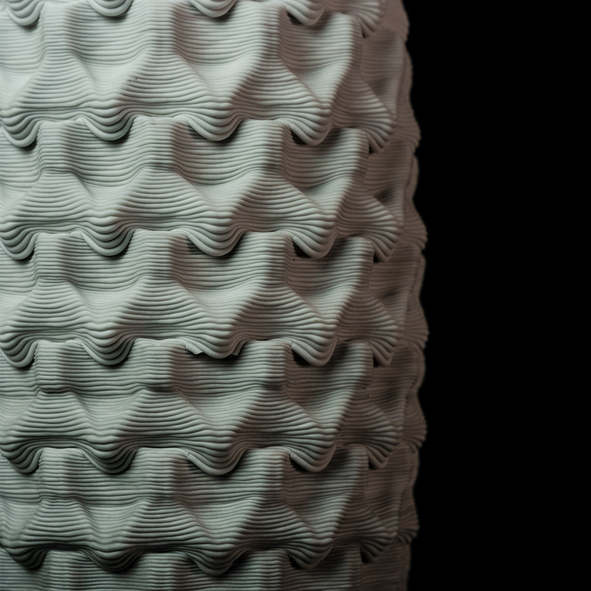 Fracta lamp in gradient porcelain, Small — Código Materia