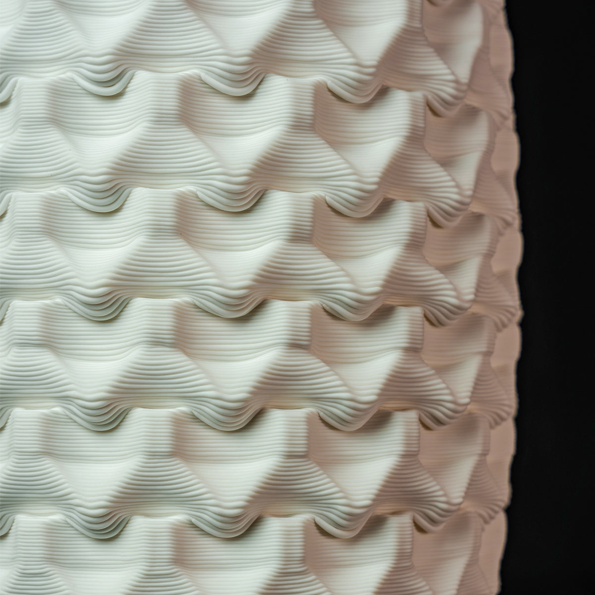 Fracta lamp in white porcelain, Large — Código Materia