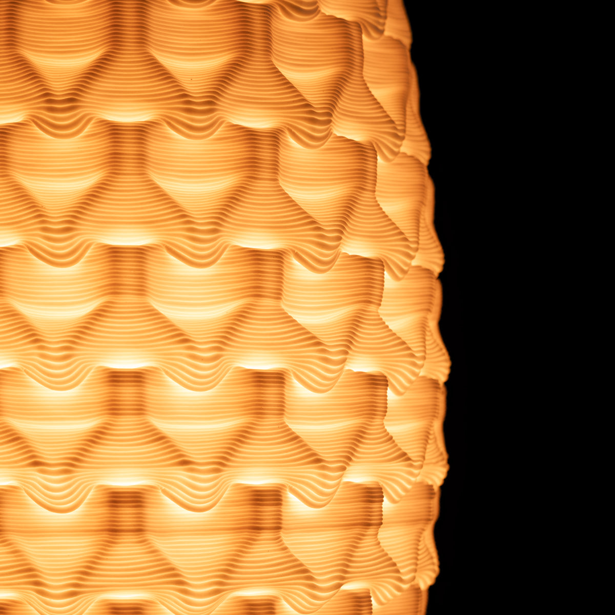 Fracta lamp in white porcelain, Medium — Código Materia