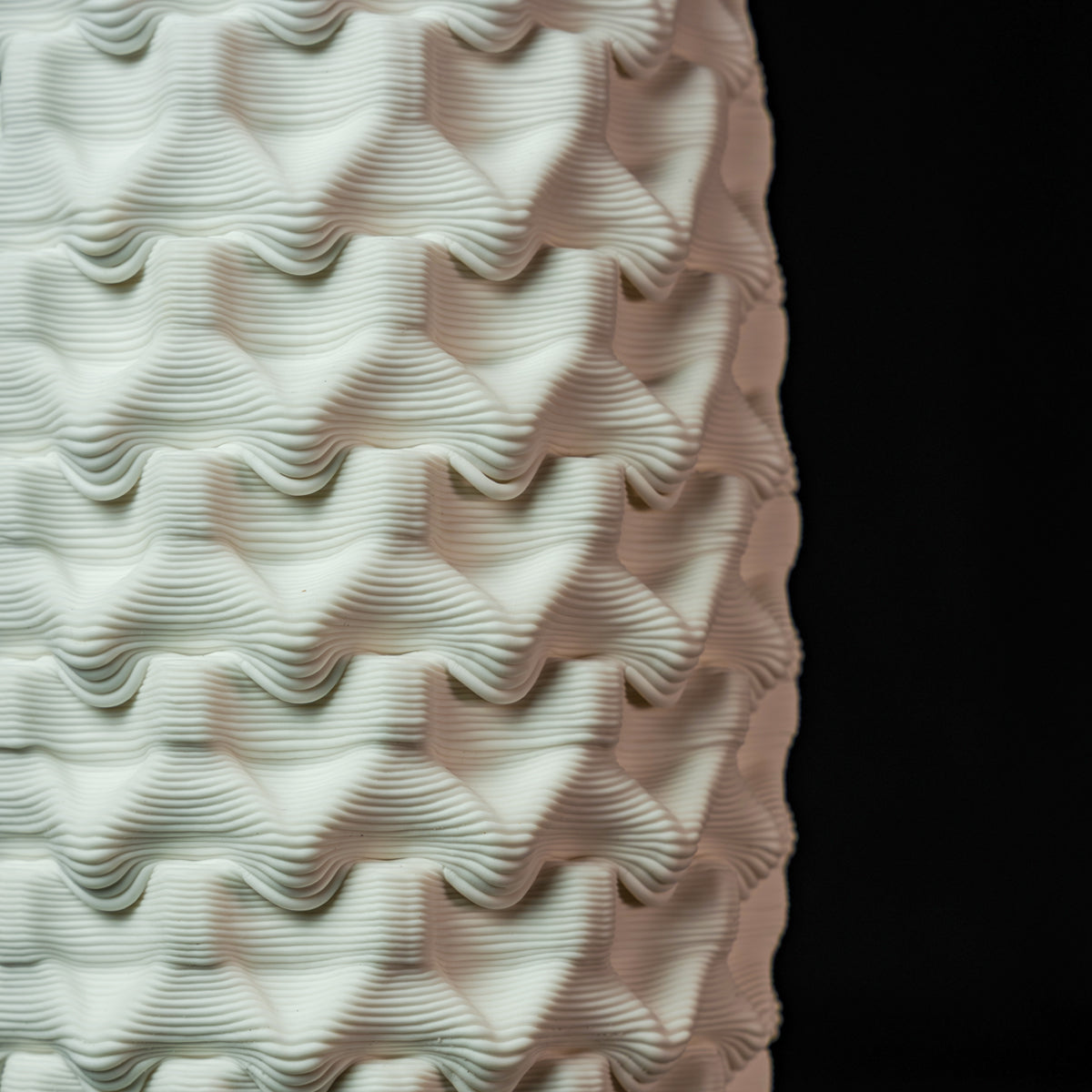 Fracta lamp in white porcelain, Small — Código Materia